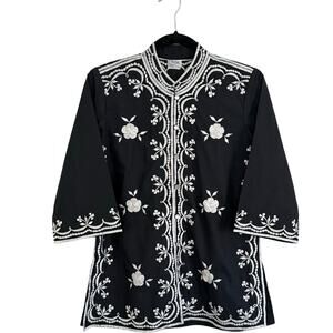Vintage 70s Chuchi Philippines Black White Embroidered Tunic Blouse Small